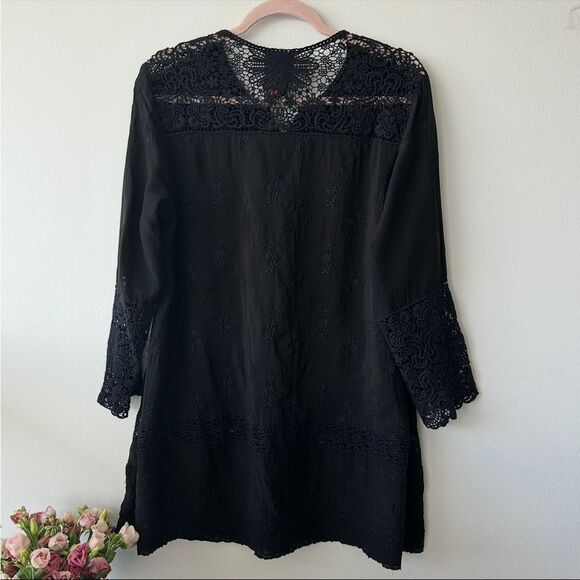 Johnny Was Embroidered Tunic in black - Picture 6 of 8